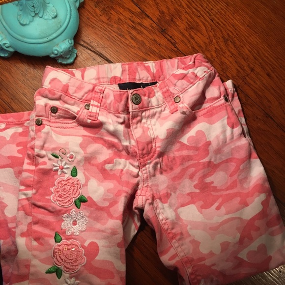 Pink Camo jeans 5t - Picture 1 of 3